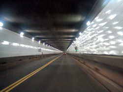 1930 ylnda ina edilen Detroit-Windsor tüneli
